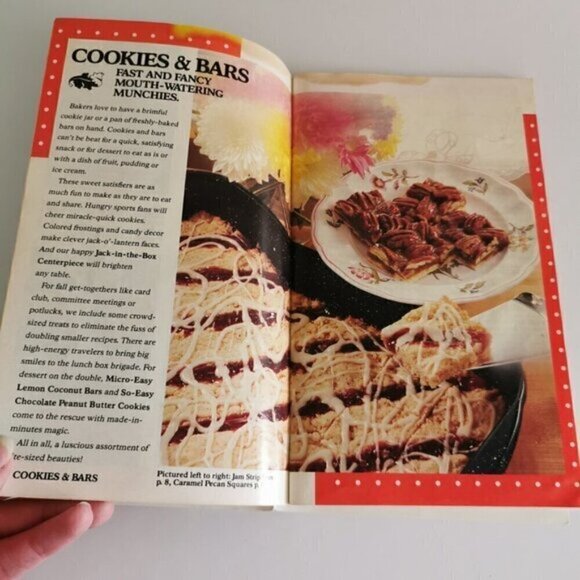 Pillsbury Cookbook 1988 Fall Baking Recipes Booklet DAMAGED Autumn Harvest Vibes - Picture 4 of 9